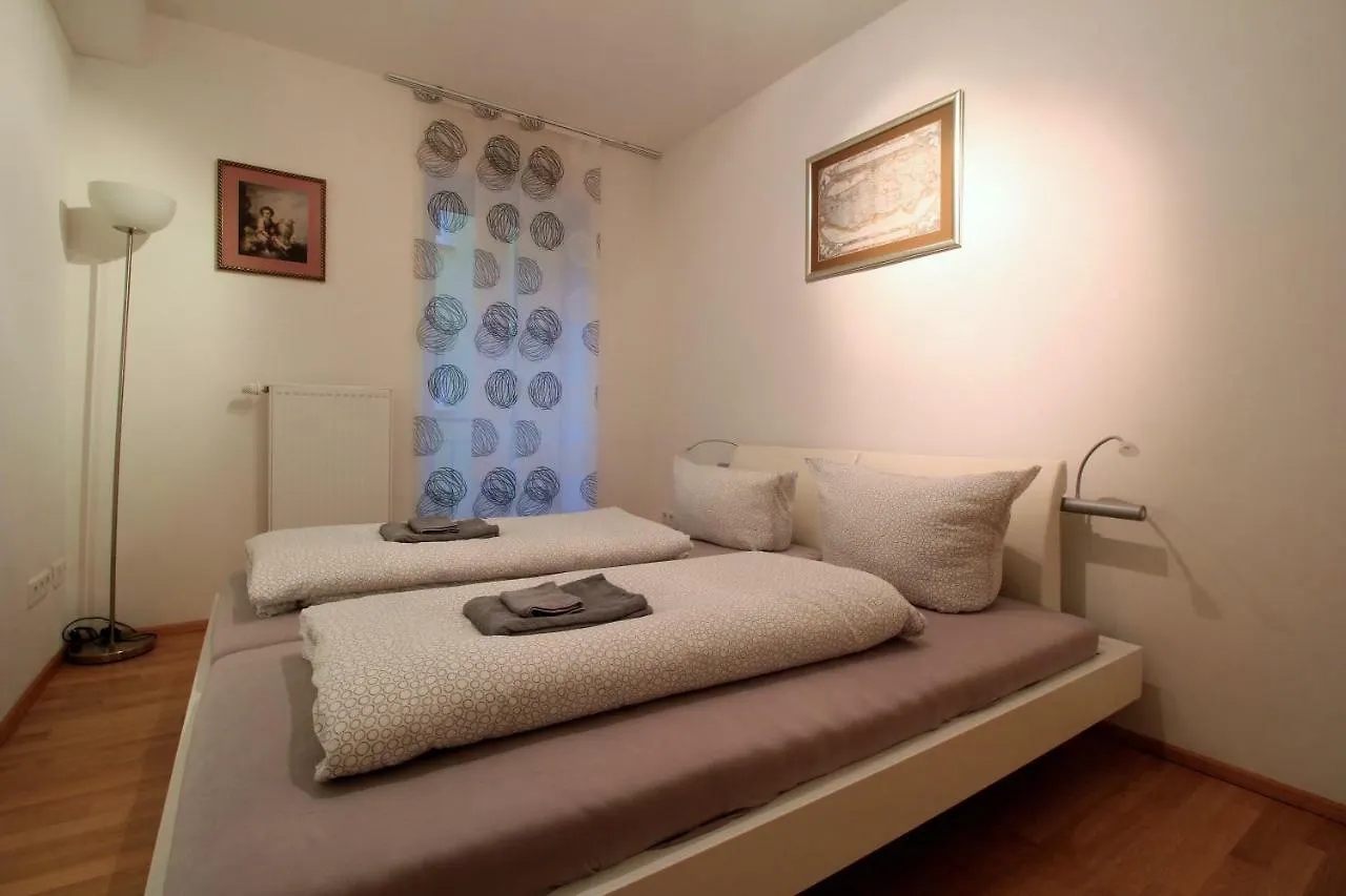 Luxury City Apartment - View Of River And Castle فورتسبورغ